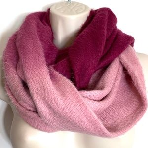 Anthropologie Accessories - Anthropologie Sleeping on Snow Ombre Infinity Scar Anthropologie Accessories - Anthropologie Sleeping on Snow Ombre Infinity Scar